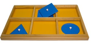 Демонстрационный стенд к геометрическому комоду со вставками из МДФ