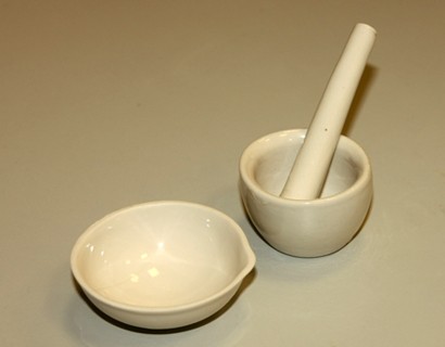 Набор из керамики и фарфора в составе: выпарительная пластина, чаша выпарительная, ступка и пестик НОВИНКА!!!