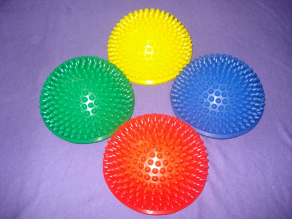 Полусфера с шипами Ø 150 (кочка)