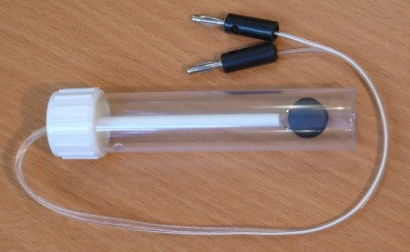 Прибор для изучения зависимости сопротивления полупроводников от температуры