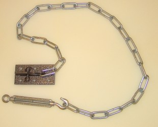 Комплект крепления к полу для коней и козлов