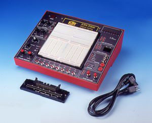 Рабочее место студента для сборки и изучения цифровых и аналоговых схем