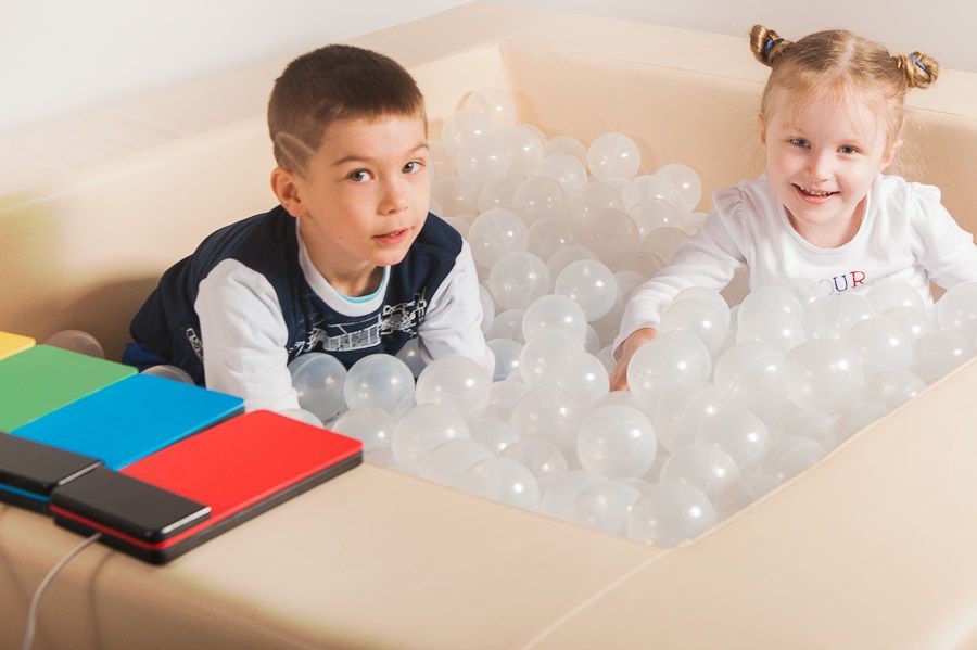 Вибромузыкальный сухой бассейн (Рекомендуемое количество шариков - 1750 шт.), 1500*1500*660 мм