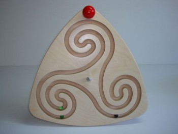 Настенный лабиринт треугольный, 460*460 мм